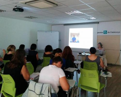 El seminari tècnic “L’apràxia en pacients adults amb lesió de l’hemisferi esquerra” omple la seu gironina del CFC